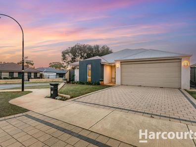 9 Grandoak Drive, Clarkson WA 6030