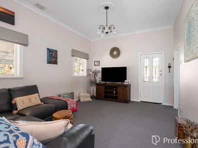 16 Murray Street, Lamington WA 6430