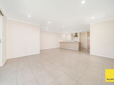 6 Plumosa Crescent, Dayton WA 6055