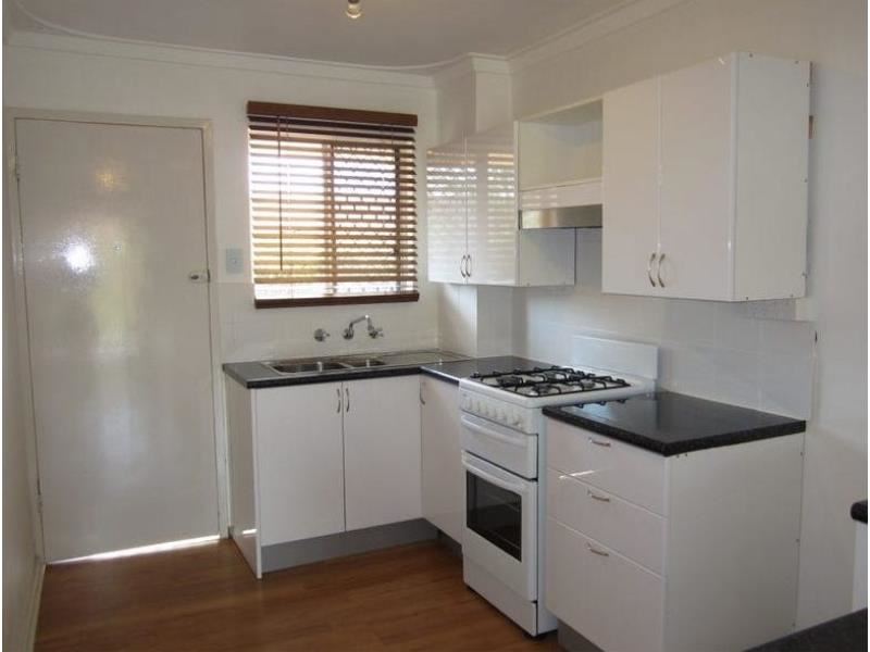 24/305 Harborne Street, Glendalough WA 6016