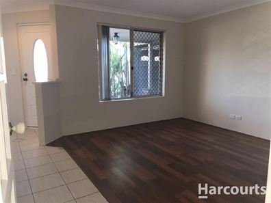 4 Malup Place, Sinagra WA 6065