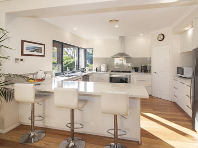 8 Seascape Rise, Yallingup WA 6282