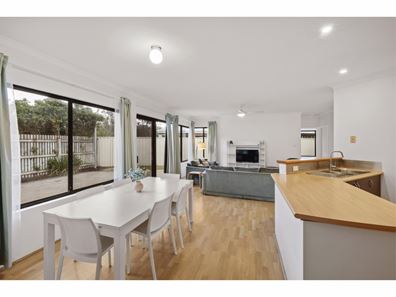 24 Wilson Avenue, Quindalup WA 6281