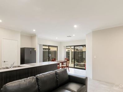 23 Bottlenose Circuit, Waikiki WA 6169
