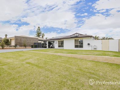 10 Augustus Way, Marangaroo WA 6064