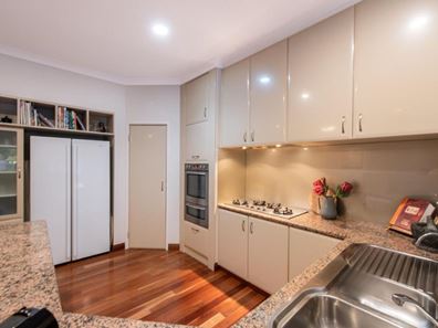 20 Calpin Crescent, Attadale WA 6156