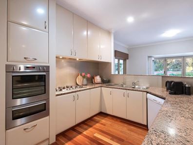 20 Calpin Crescent, Attadale WA 6156