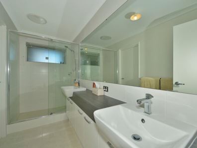 3 Rubus Vista, Halls Head WA 6210