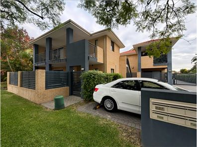 12/16 Pearl Road, Cloverdale WA 6105