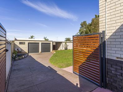 1 Armstrong Street, Halls Head WA 6210
