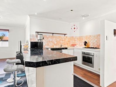 25 Weeloo Road, Waggrakine WA 6530