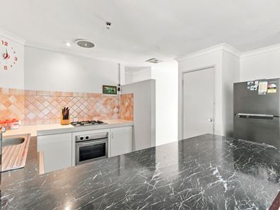 25 Weeloo Road, Waggrakine WA 6530