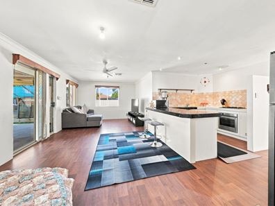 25 Weeloo Road, Waggrakine WA 6530