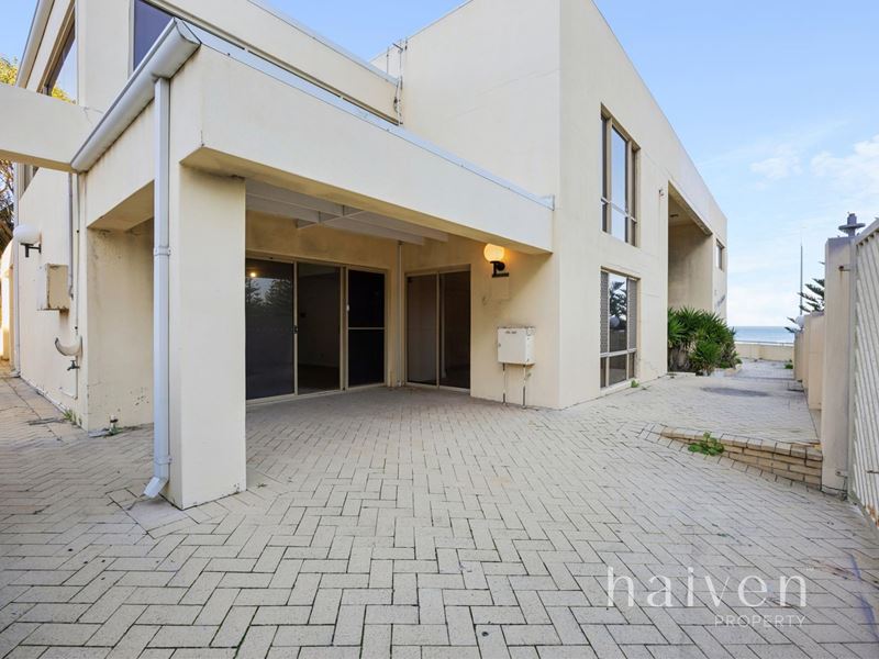 194 The Esplanade (Granny Flat), Scarborough WA 6019