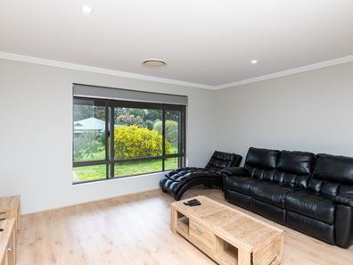8 Hogan Place, Witchcliffe WA 6286