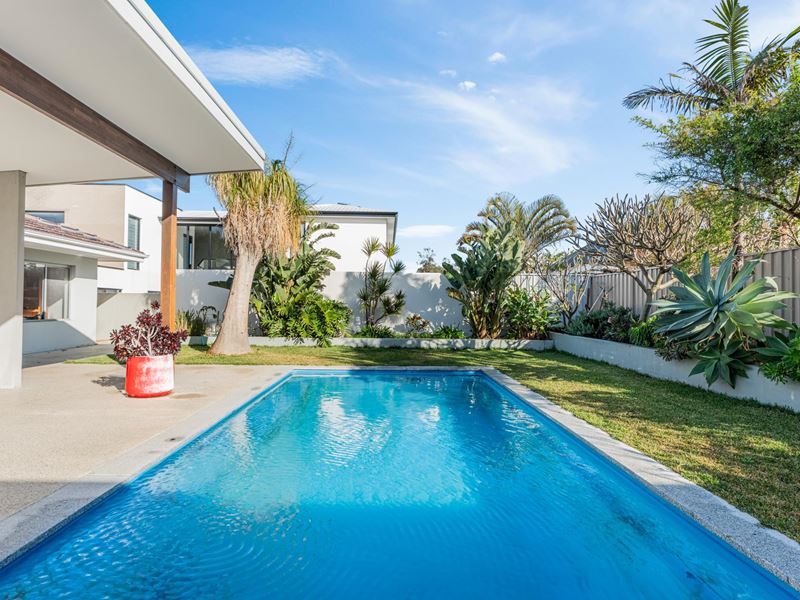31 Elliott Road, Trigg WA 6029