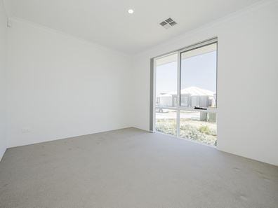23 Hitter Street, Yanchep WA 6035