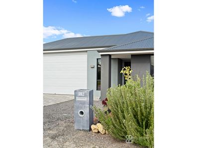 12 Jollup Way, Ravenswood WA 6208