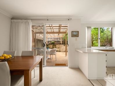 11/18 St Johns Wood Boulevard, Mount Claremont WA 6010