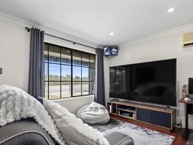 318 Corfield Street, Gosnells WA 6110