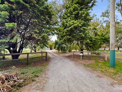 75 Tulloch Way, Darling Downs WA 6122