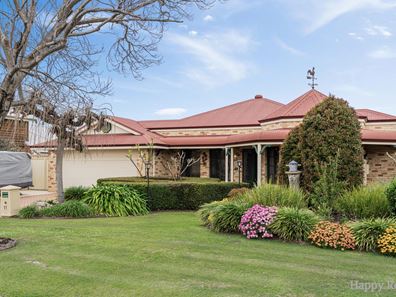 11 Grand Boulevard, Canning Vale WA 6155