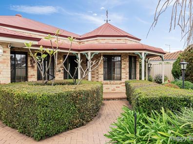 11 Grand Boulevard, Canning Vale WA 6155