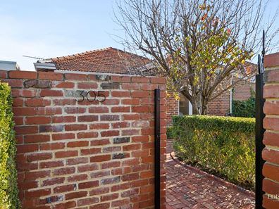 305 Crawford Road, Inglewood WA 6052