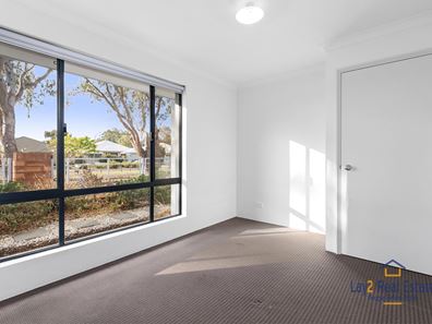 6 Lowe Way, Byford WA 6122