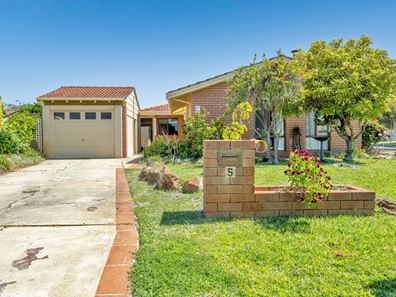 5 Sandalwood Parade, Halls Head WA 6210