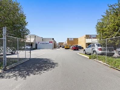 4/56 Irvine Drive, Malaga WA 6090