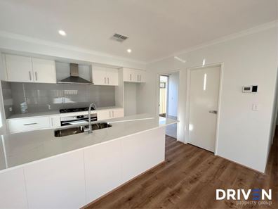 62 Magnificent Drive, Mandogalup WA 6167