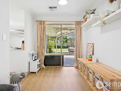 11 Bracken Way, Bibra Lake WA 6163