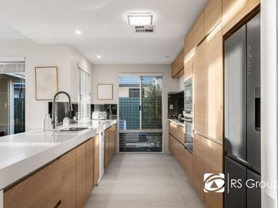 76 Southampton Drive, Piara Waters WA 6112