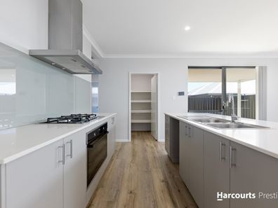 37 Dynasty Way, Forrestdale WA 6112