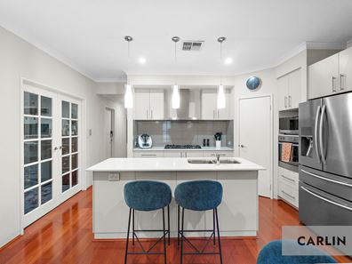 21 Prespa Loop, Success WA 6164