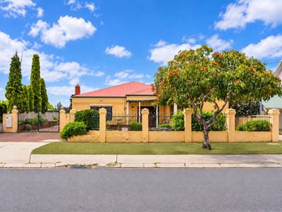 134 Centre Street, Queens Park WA 6107