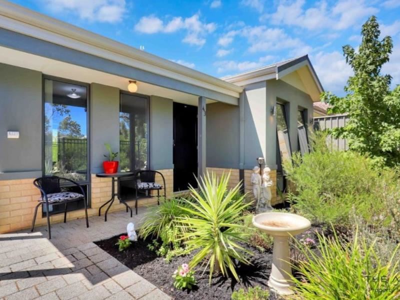 43 Somerford Promenade, Wellard WA 6170