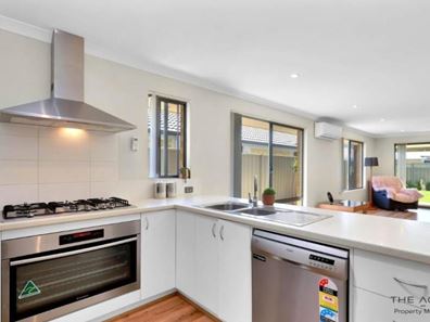 43 Somerford Promenade, Wellard WA 6170