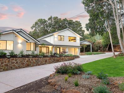 30 Coolinga Road, Lesmurdie WA 6076