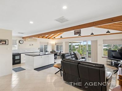 42 Parkinson Place, Hillarys WA 6025