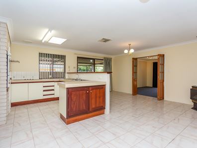 126 Hale Road, Forrestfield WA 6058