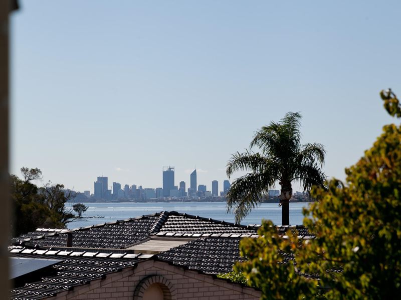 52/240 Burke Drive, Attadale