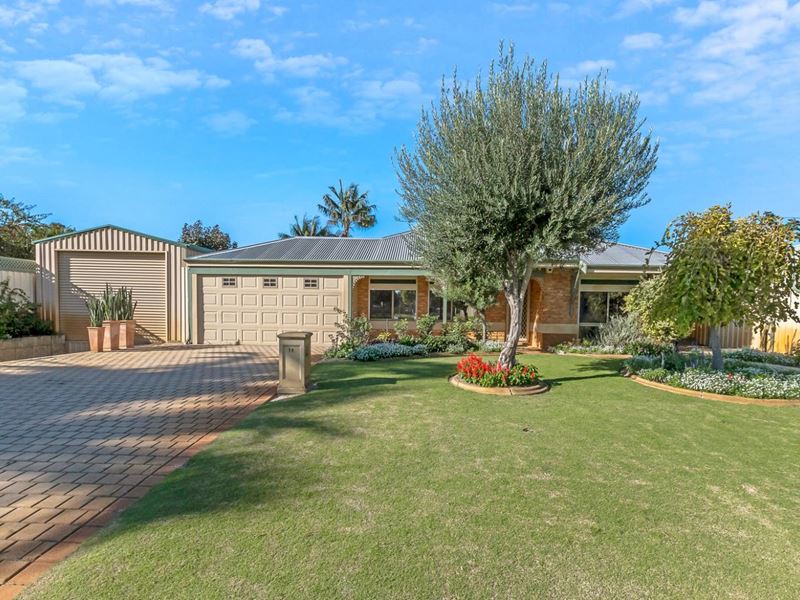 16 Bolivar Court, Safety Bay WA 6169
