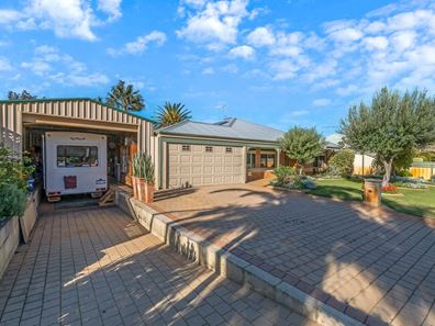 16 Bolivar Court, Safety Bay WA 6169