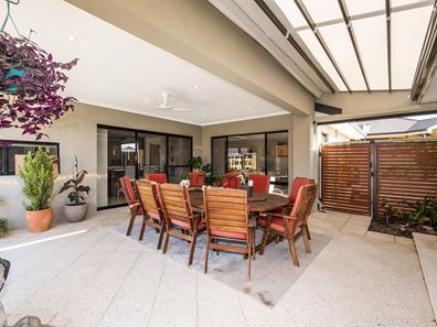4 Three Bears Loop, Secret Harbour WA 6173