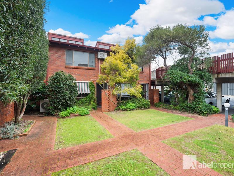 2/233 Onslow Road, Shenton Park