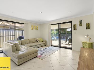 23 Grandoak Drive, Clarkson WA 6030