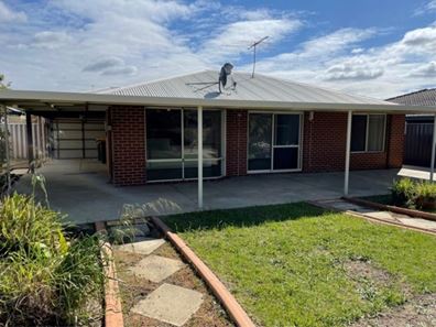 27 Ornata Bend, Banksia Grove WA 6031