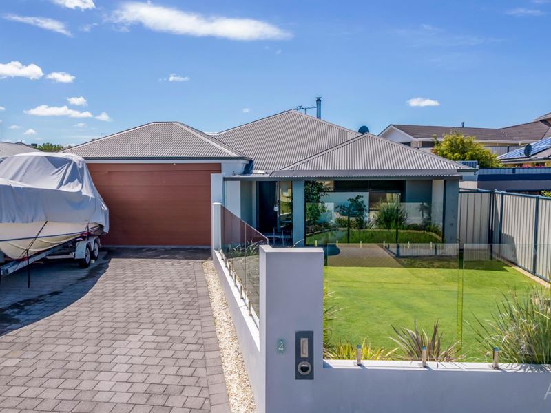 4 Sequin Close, Meadow Springs